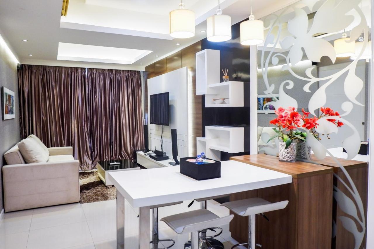 Furnished 1br View Casa Grande By Travelio Apartemen Jakarta